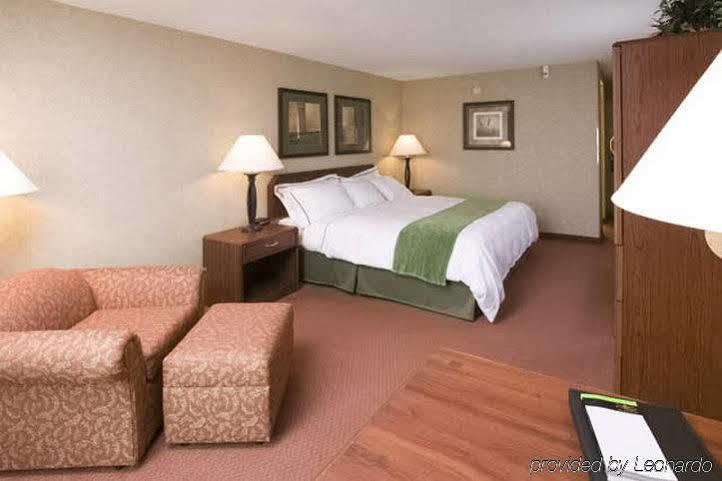 Rodeway Inn Akron Habitación foto